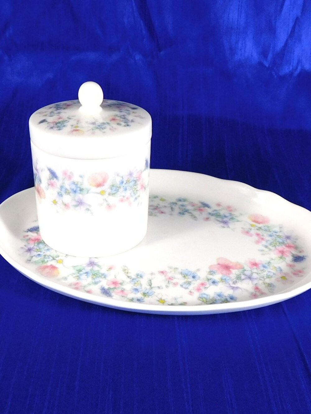 Wedgwood Angela Vanity Tray and Covered Ring/Trinket Dish # 24718
